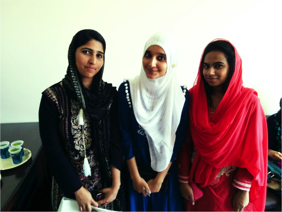 pakistani girls.png